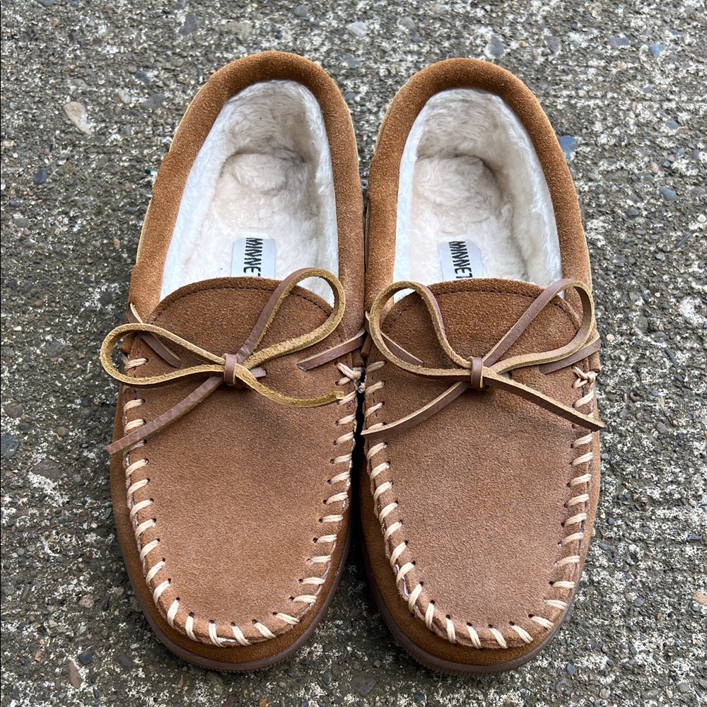 Minnetonka Men's Tan Suede Loafers